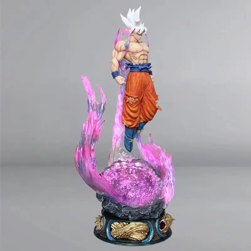 "Dragon Ball Z Goku Ultra Instinct 25cm Light-Up Figure"